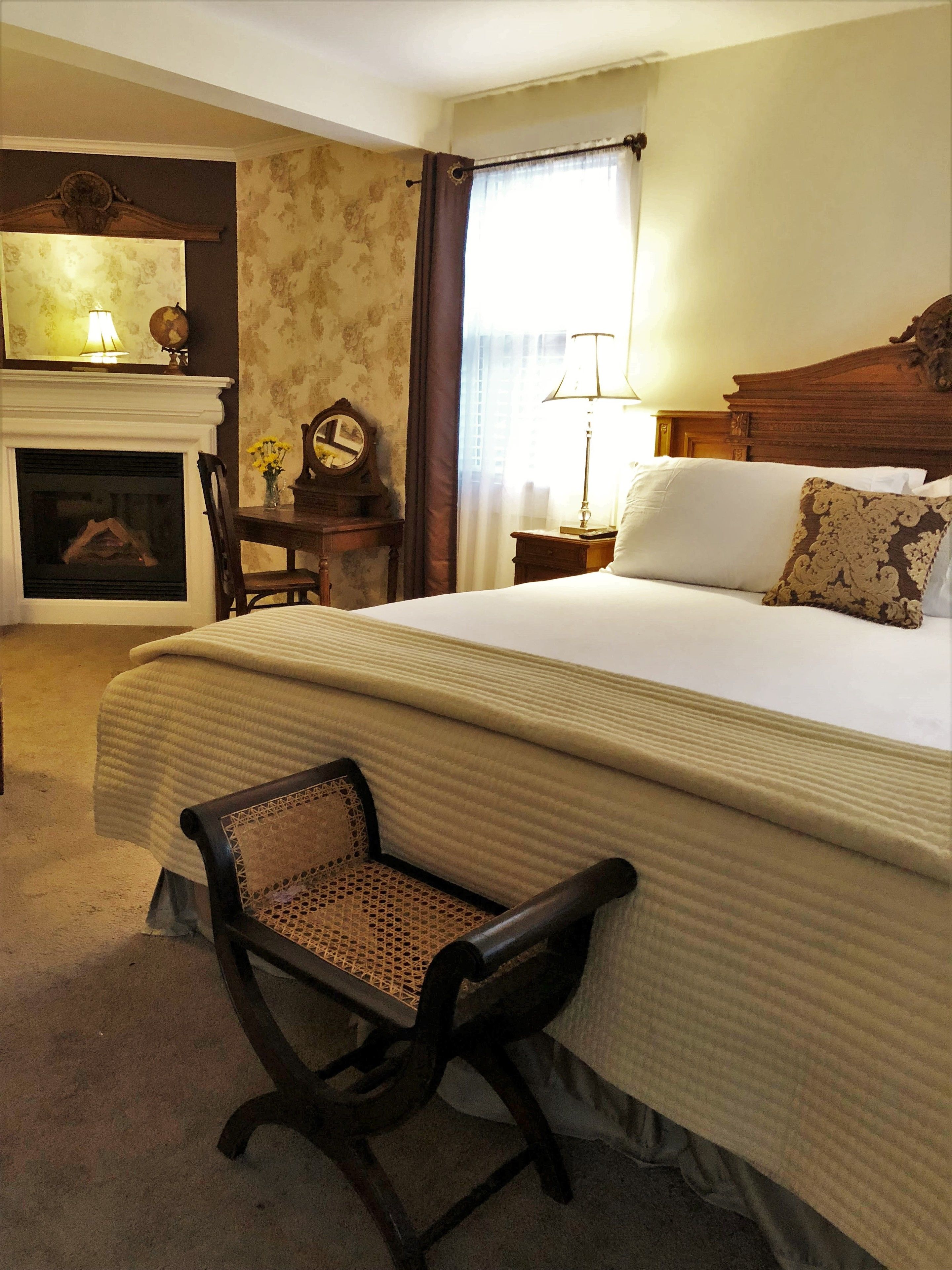 standard room, 1 king bed | iron/ironing board, free wifi, bed sheets