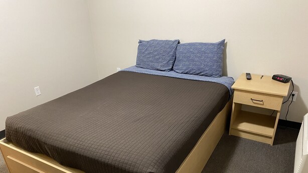 Queen Suite - Prairie Suites (Williston)