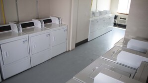 Laundry room - Prairie Suites (Williston)