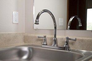 Bathroom - Prairie Suites (Williston)