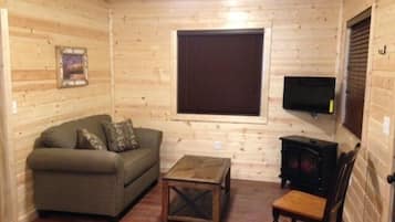 Cabin, 1 Bedroom | Living area