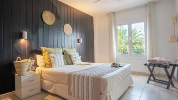 1 bedroom, down duvets, individually furnished, free WiFi