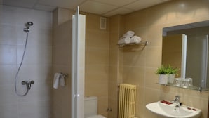 Shower, towels - Mi Casa (Sabinanigo)