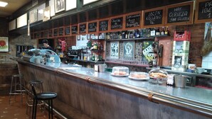酒吧（店内）