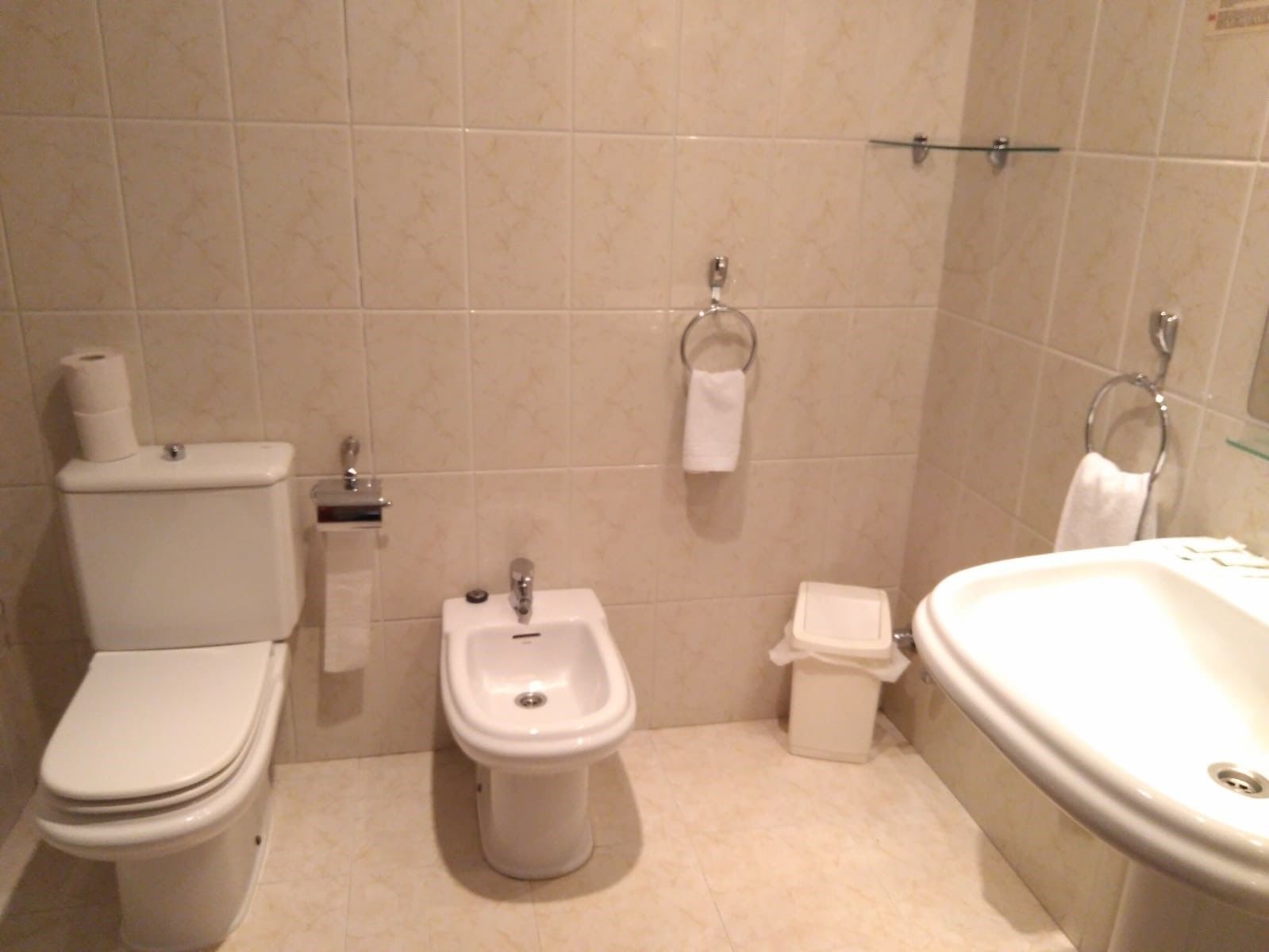 double room, 1 double or 2 single beds | bathroom | combined shower/bathtub, free toiletries, hair dryer, bidet