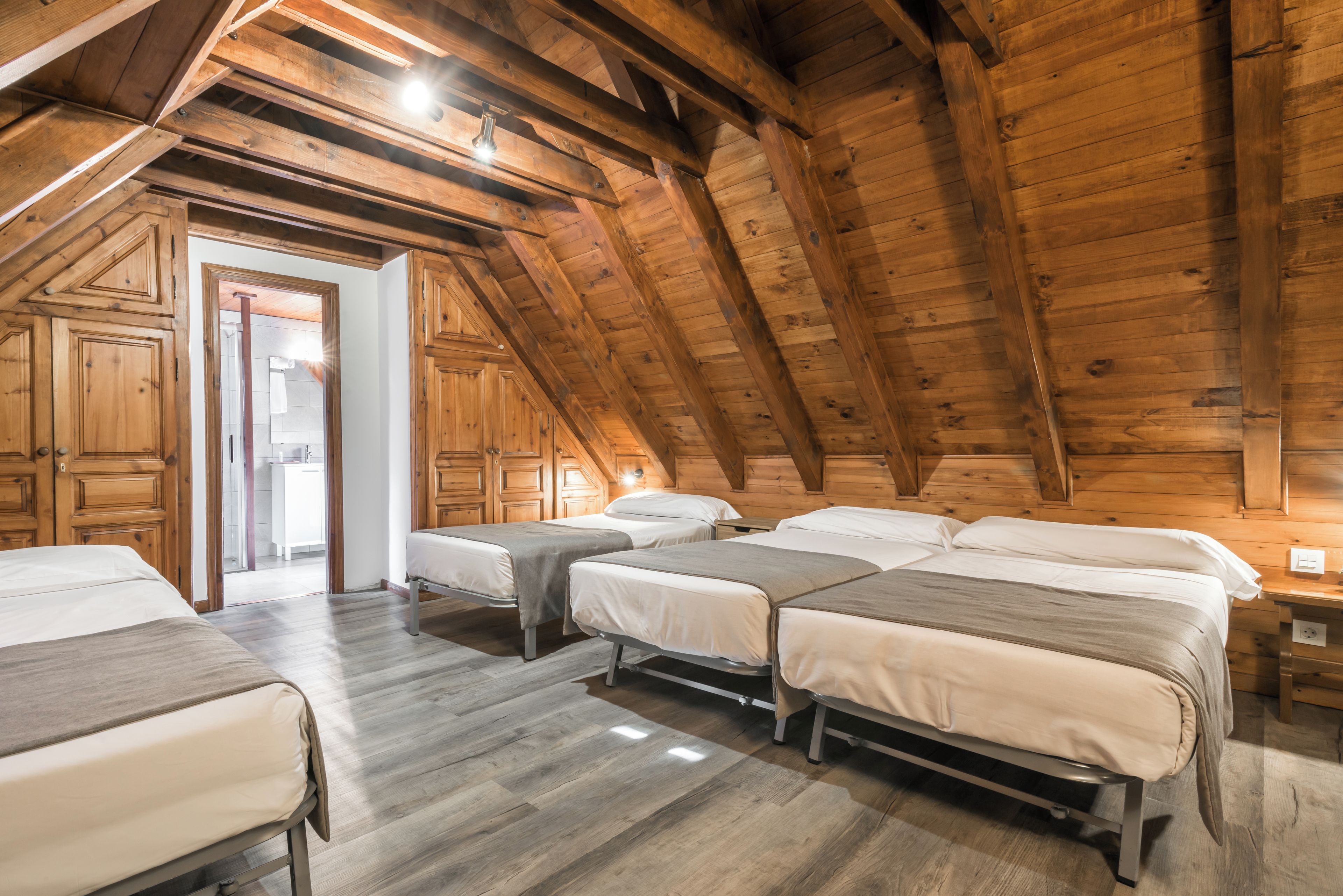 Cribs (free), rollaway beds (surcharge), WiFi (free)