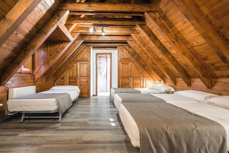 Cunas gratuitas, camas plegables/adicionales y wifi gratis