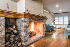 Interior - Snö Mont-romies (Naut Aran)