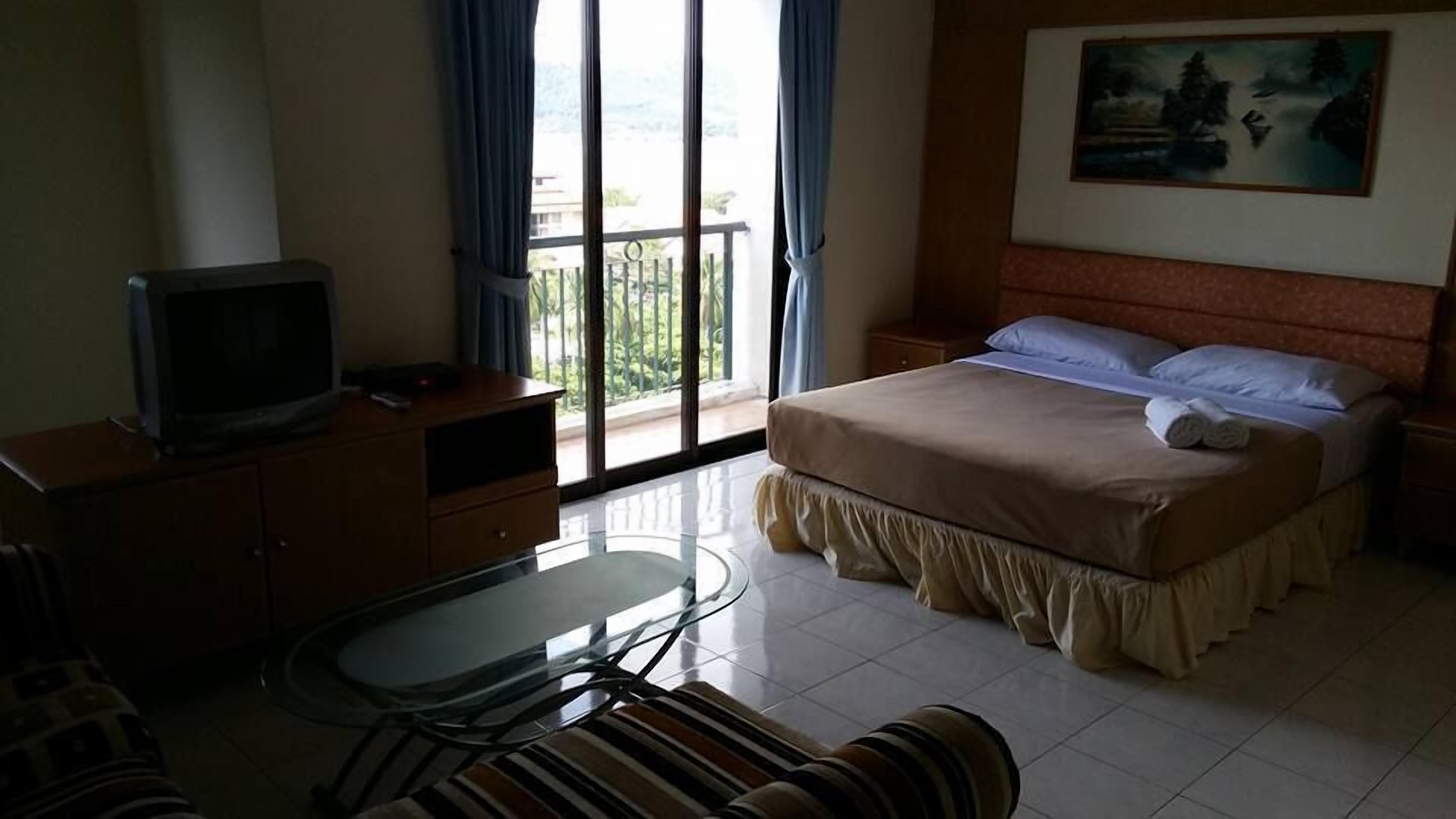 Deluxe-Studio | Schreibtisch, schallisolierte Zimmer, Bügeleisen/Bügelbrett