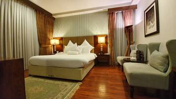 Premium bedding, pillowtop beds, minibar, in-room safe