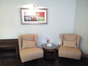 45-inch flat-screen TV with cable channels, LED TV, pay films - S Chalet Islamabad (Islamabad)