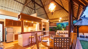 Private kitchen - Alizée Villa (Seminyak)