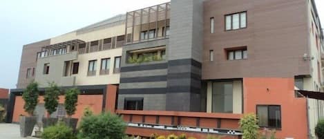 Mặt tiền nơi lưu trú