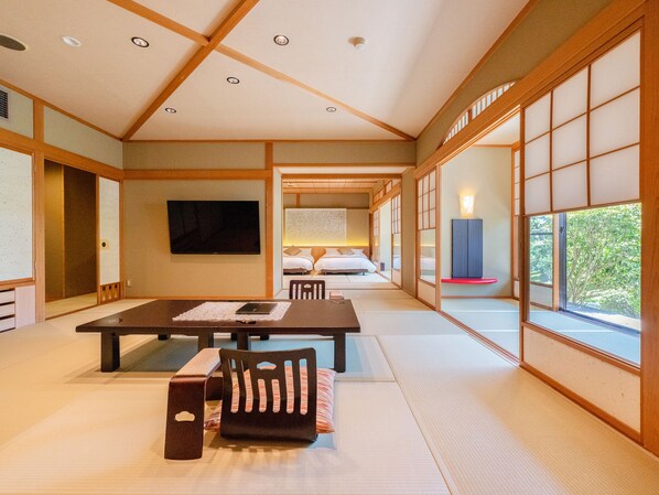 In-room safe, desk, free WiFi, bed sheets