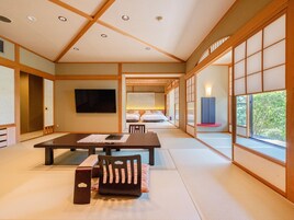 Cofres nos quartos, escrivaninha, Wi-Fi de cortesia, roupa de cama
