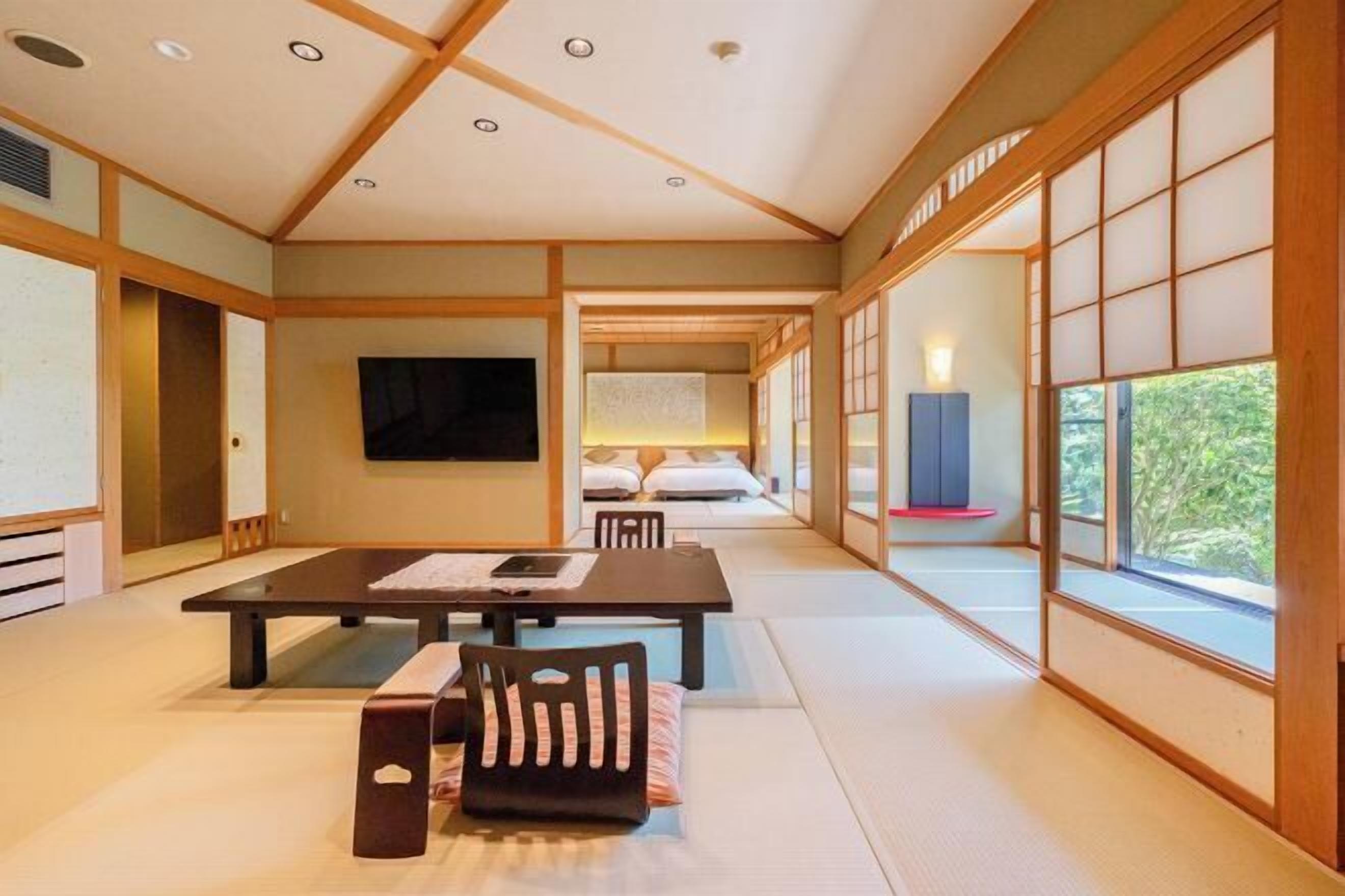 Down comforters, in-room safe, desk, free WiFi