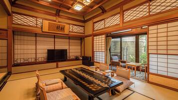 Japanese Style Room with Private Open-Air Bath, Garden View | Down duvets, in-room safe, desk, free WiFi