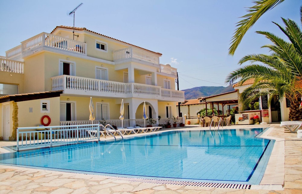 Zantegarden Apartments image