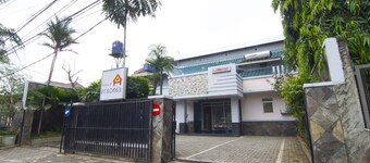 House of Arsonia Flamboyant