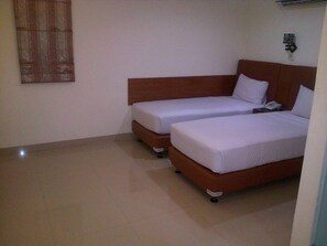 Standard Room | In-room safe, desk, rollaway beds, free WiFi