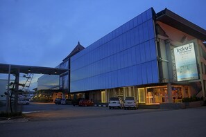 Front of property - The Hills Batam (Batam)