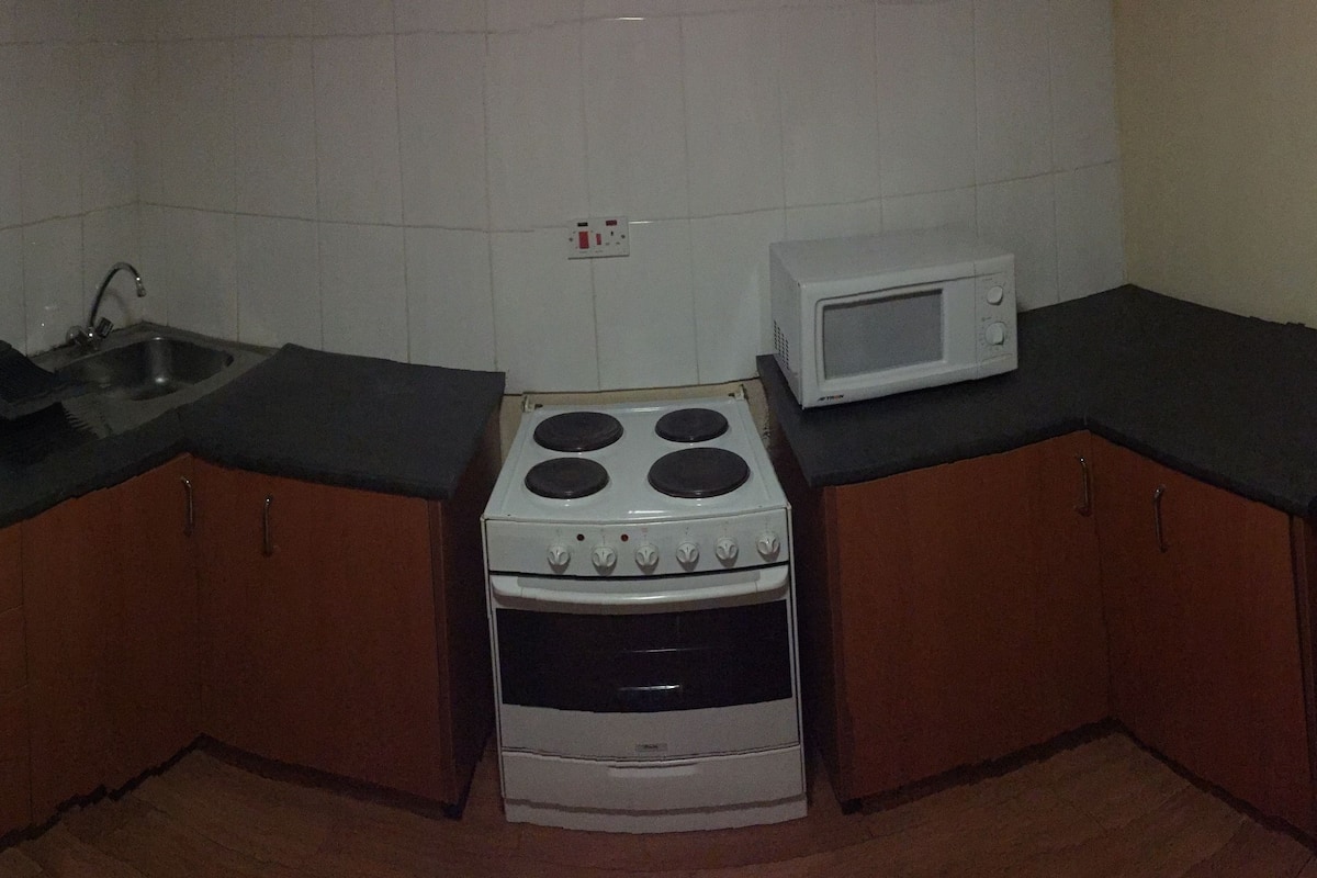 fridge, microwave, coffee/tea maker, electric kettle