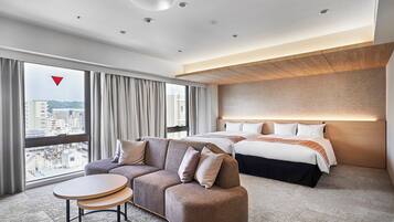 Phòng Junior, không hút thuốc (Annex, Suite Family) | Bộ đồ giường cao cấp, chăn bông, bàn ủi/dụng cụ ủi quần áo