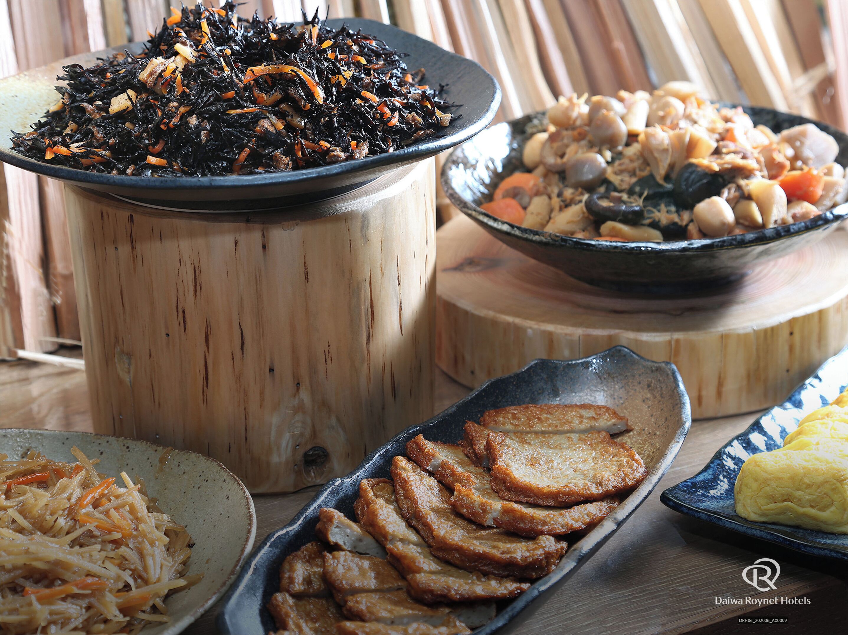 daily buffet breakfast (jpy 2200 per person)