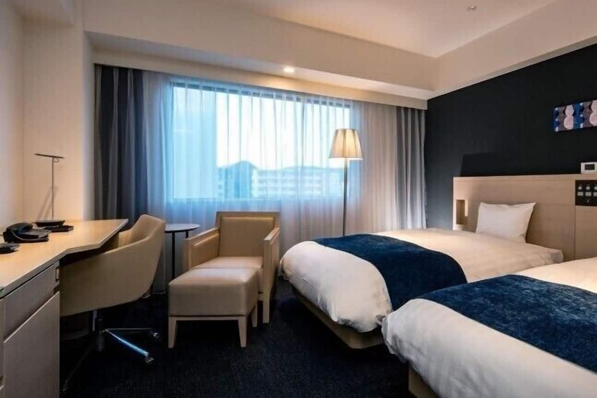 1 bedroom, premium bedding, down duvets, iron/ironing board