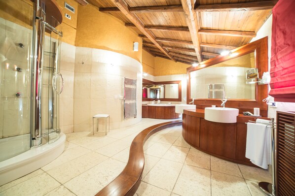 Familien-Suite | Badezimmer