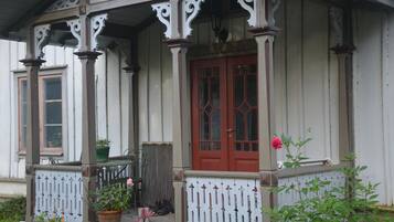 Pintu masuk properti