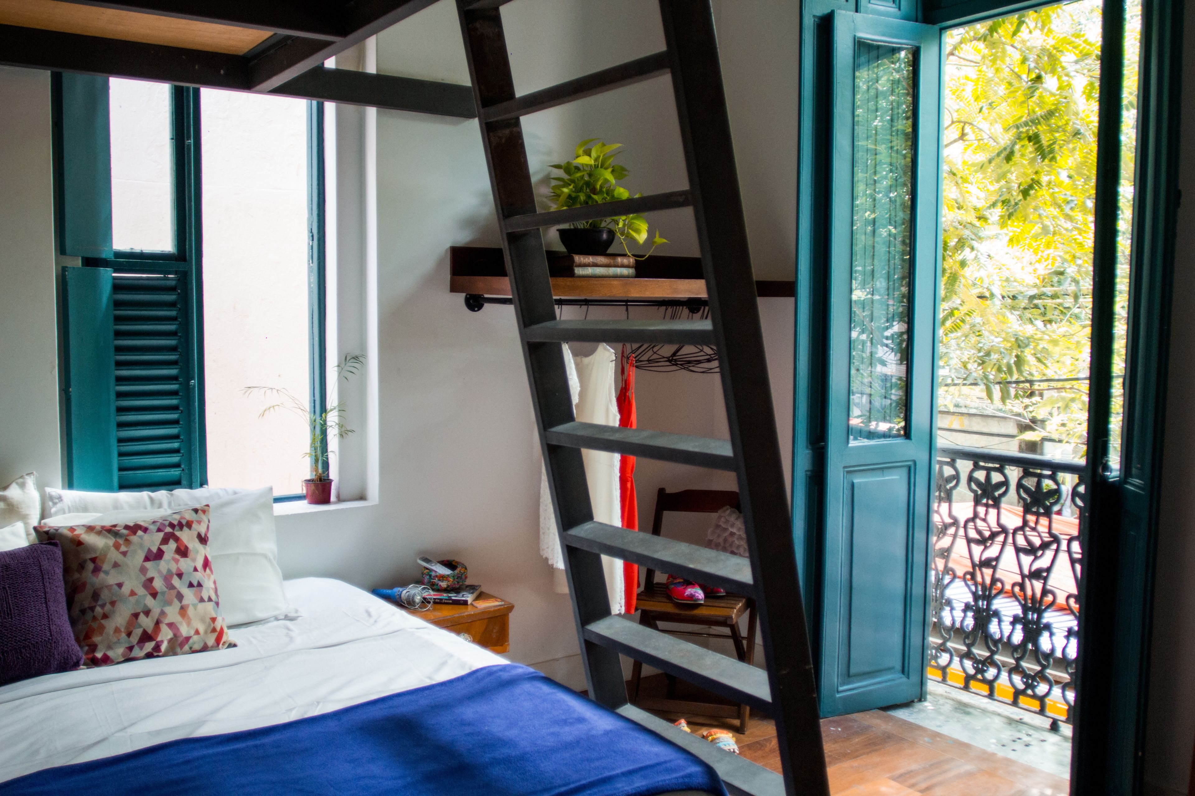 Quarto Privativo (banheiro compartilhado) | Individually decorated, iron/ironing board, free WiFi, bed sheets