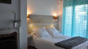 Kamar Double Superior | Seprai premium, bantalan ekstra lembut, dan brankas