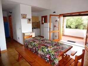 Appartamento, 1 camera da letto | Pasti in camera