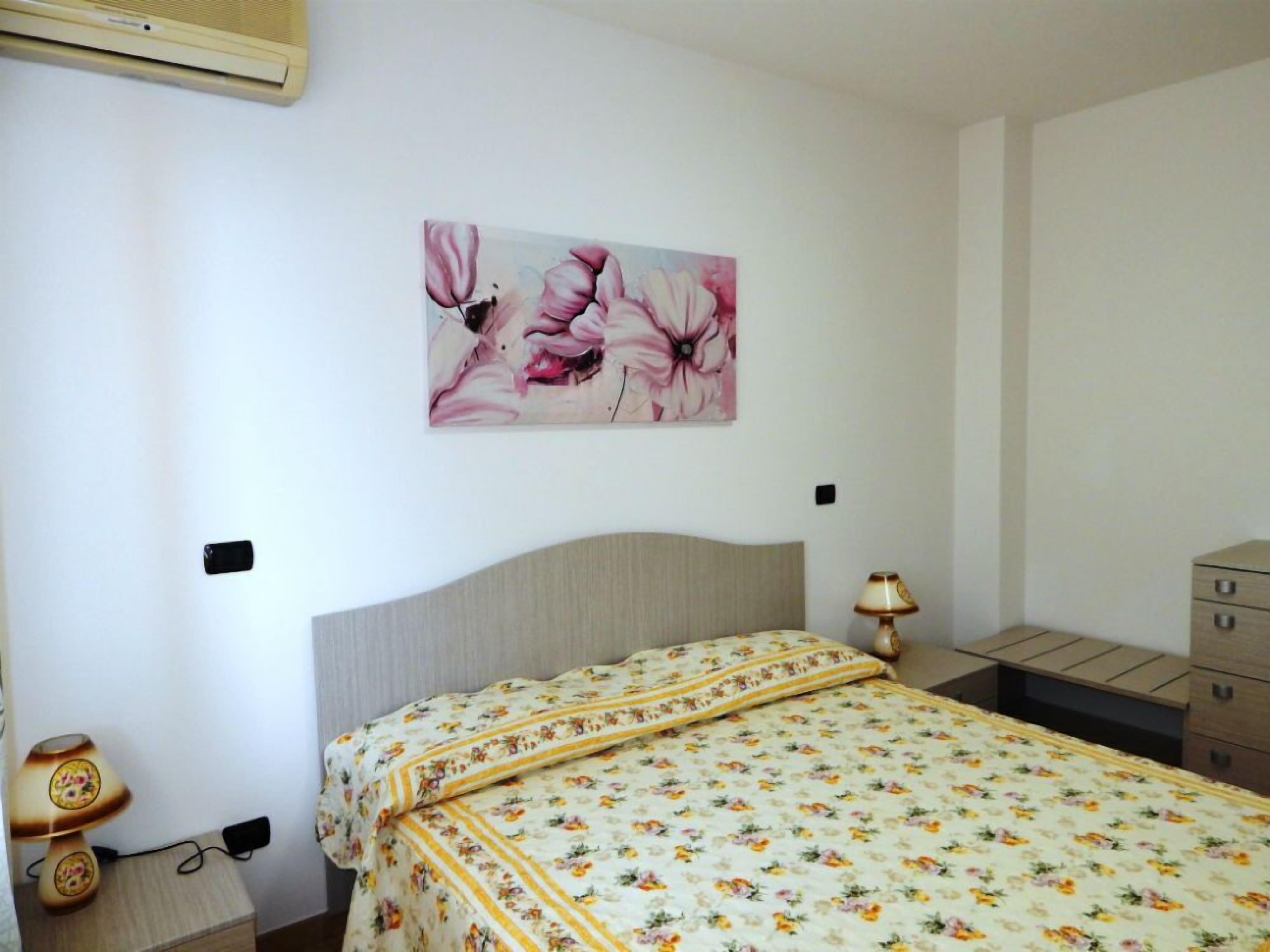 Apartment, 2 Bedrooms (5 adults) | 2 bedrooms, iron/ironing board
