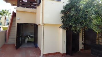 Superior Apartment, 3 Bedrooms, Sea View | Terrace/patio