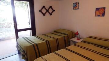 3 bedrooms, iron/ironing board