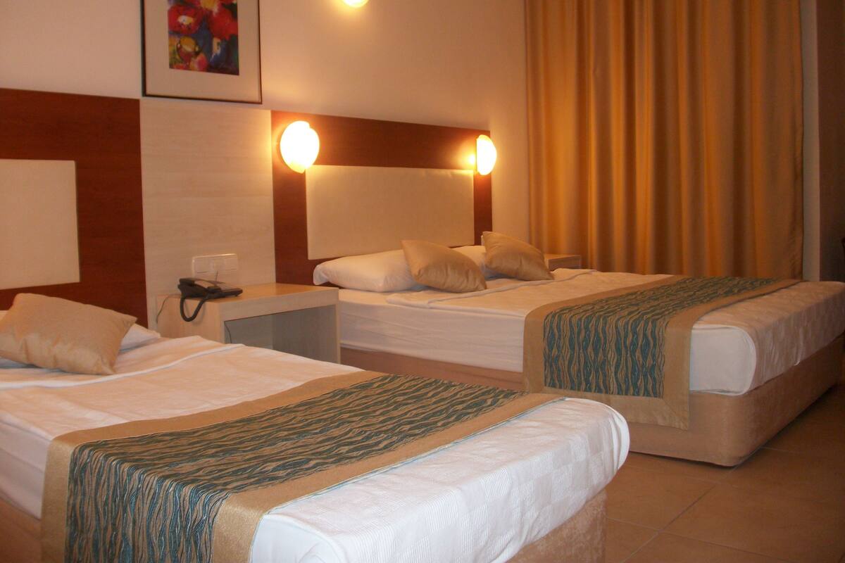 1 bedroom, premium bedding, pillowtop beds, minibar (some free items)
