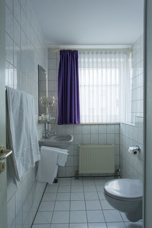 Chambre Double | Salle de bain | Douche
