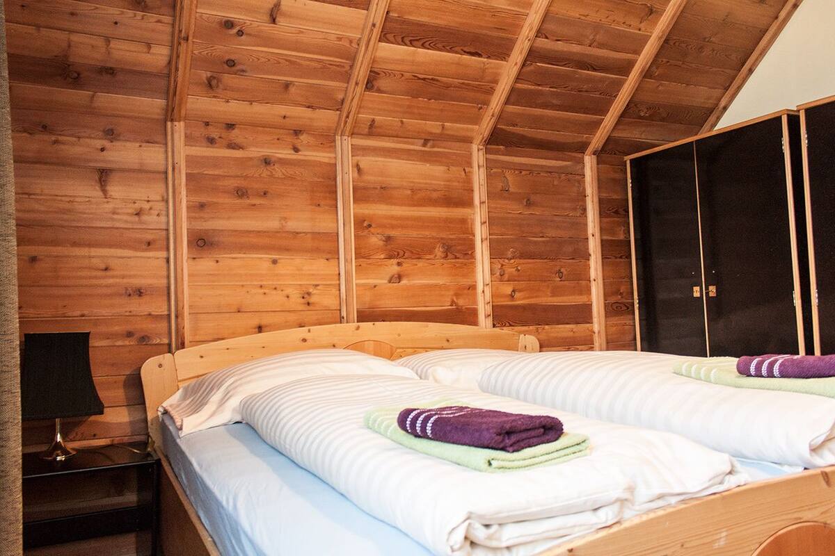 Double Room, Shared Bathroom | Free WiFi