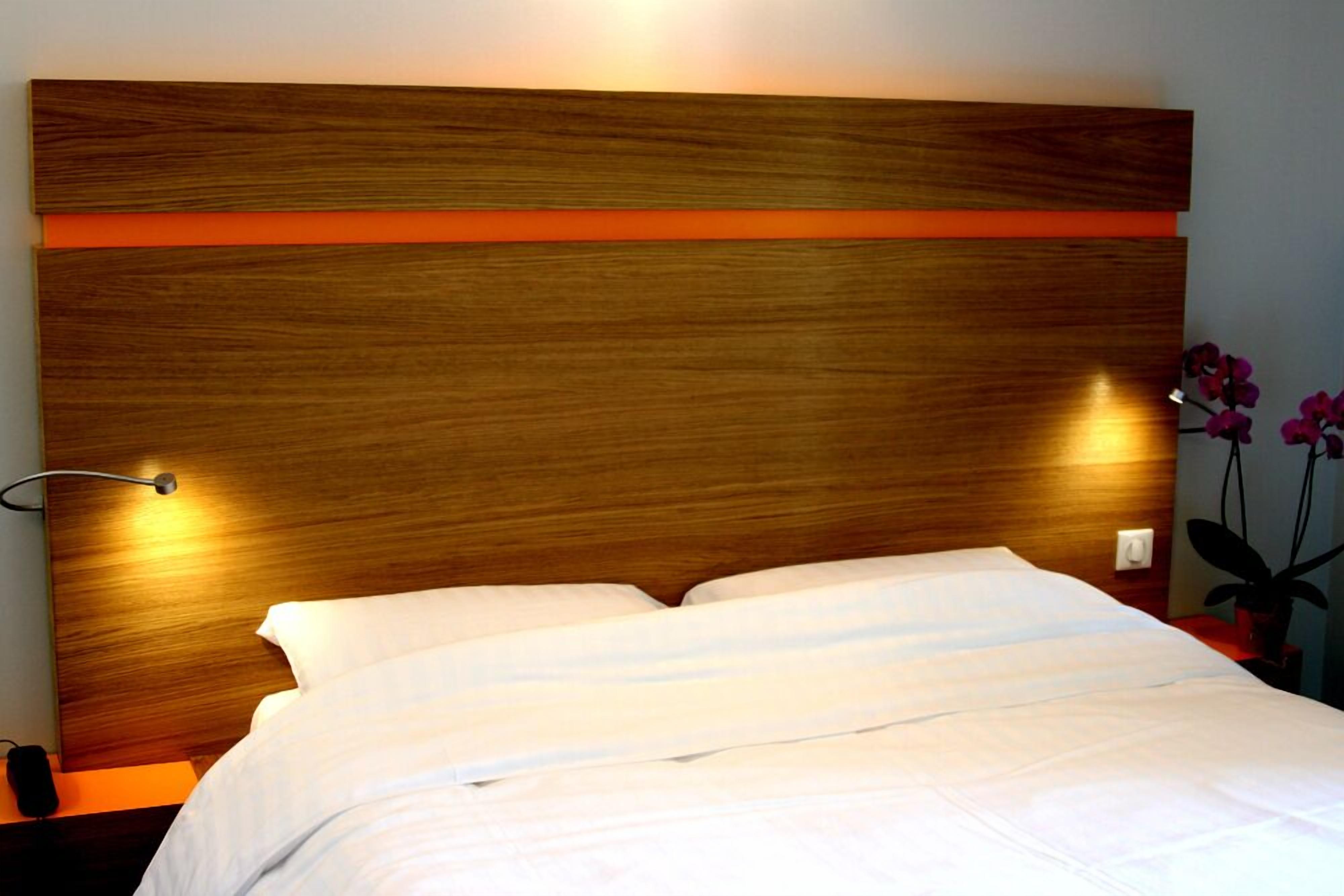 double room | desk, blackout curtains, soundproofing, free wifi