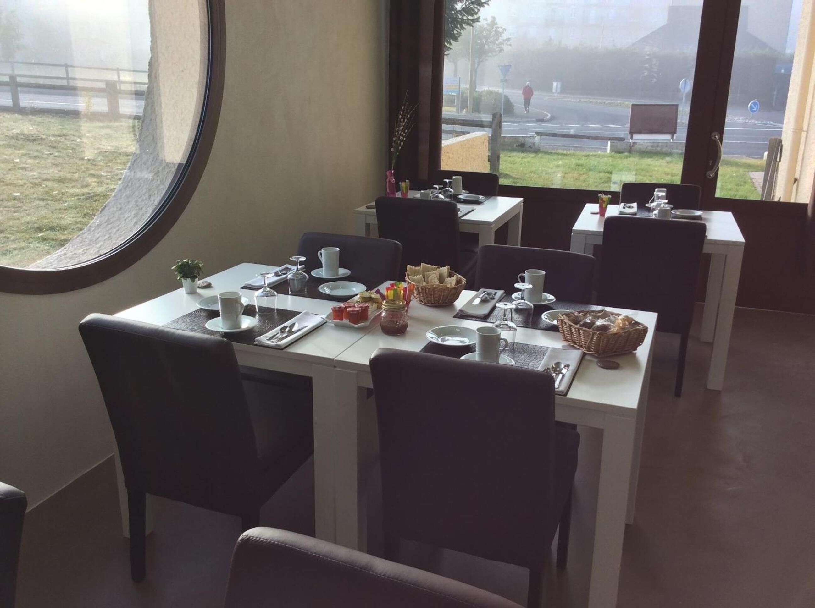 daily continental breakfast (eur 10 per person)
