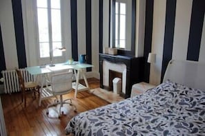 Chambre Double Économique, vue mer | Draps en coton égyptien, literie de qualité supérieure