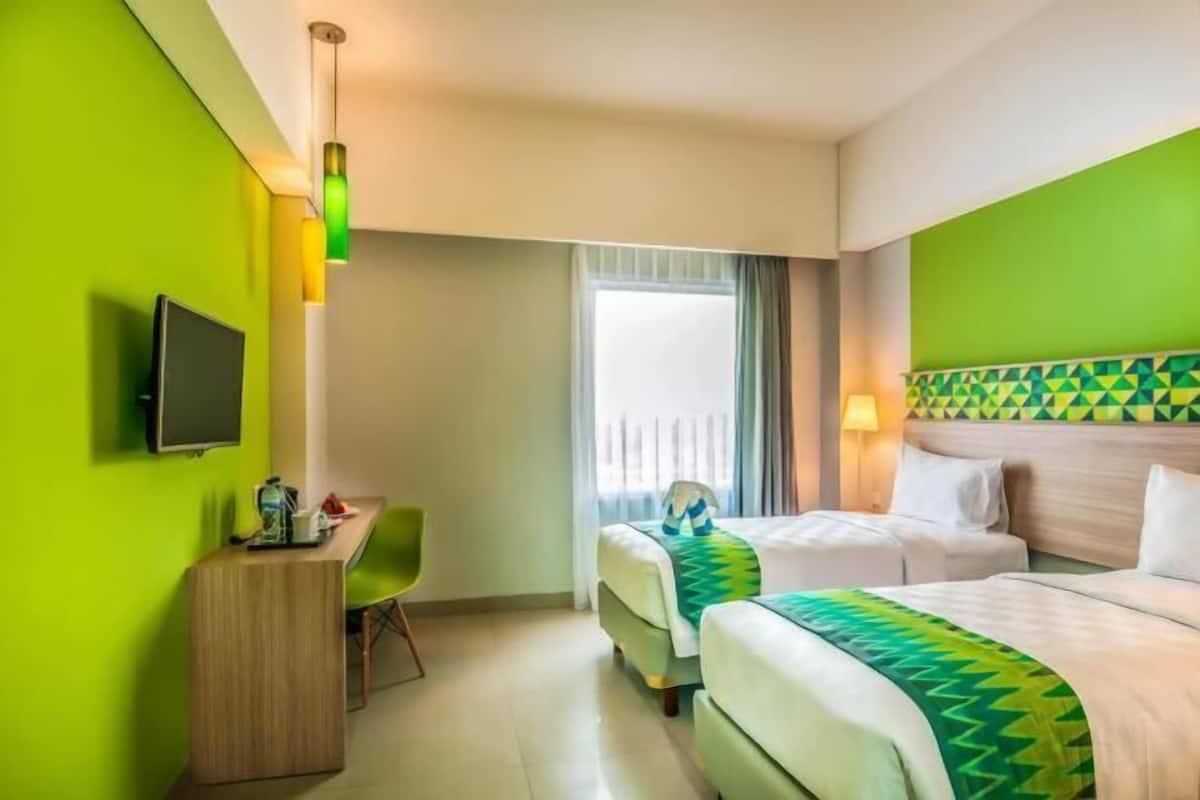 Caixa forta a l'habitació, escriptori, wifi gratuïta i roba de llit 