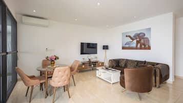 Luxury Villa, Sea View | Laptop workspace, soundproofing, bed sheets