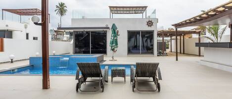 Luxury Villa, Sea View | Laptop workspace, soundproofing, bed sheets