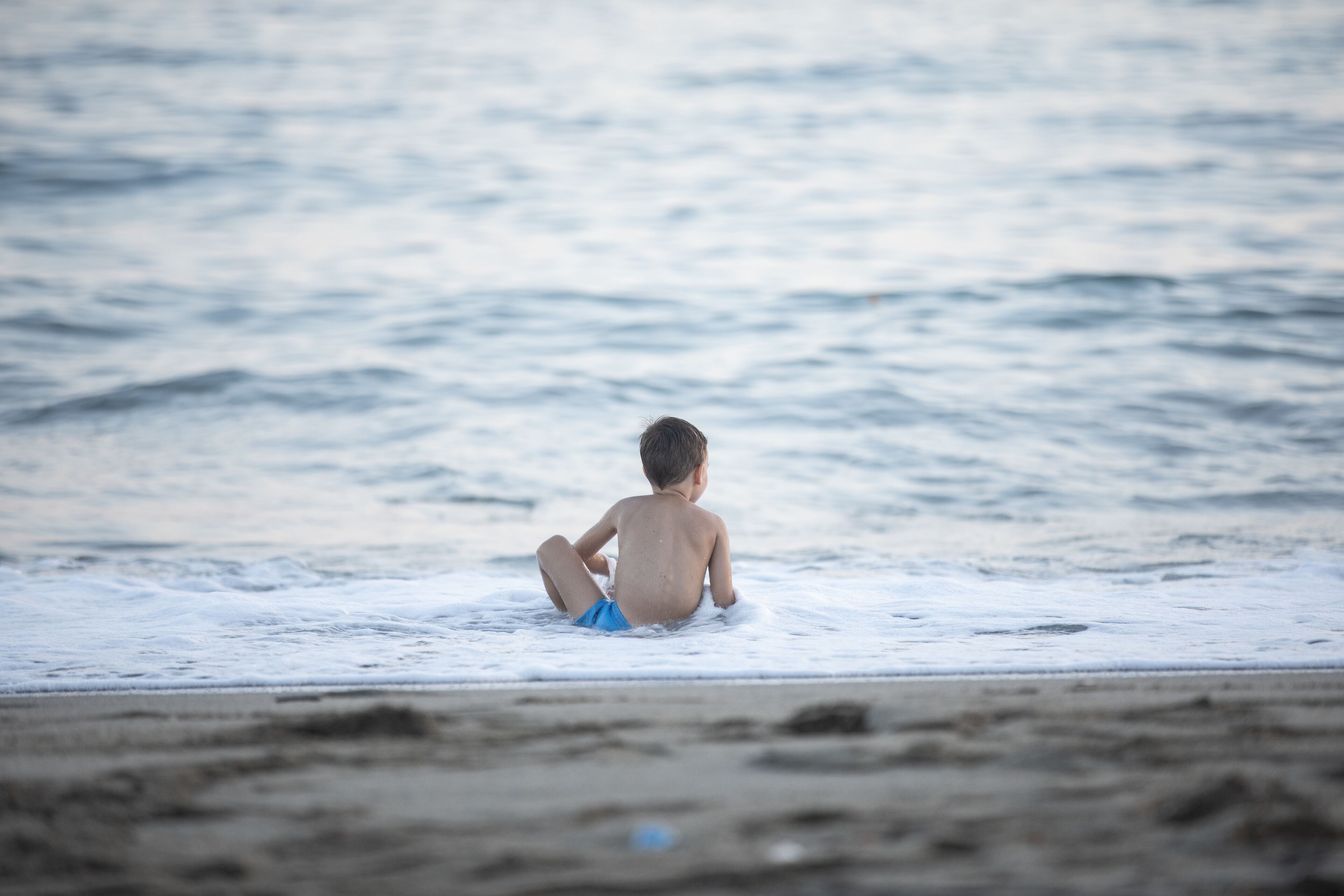 beach nearby, free beach cabanas, sun-loungers, beach umbrellas