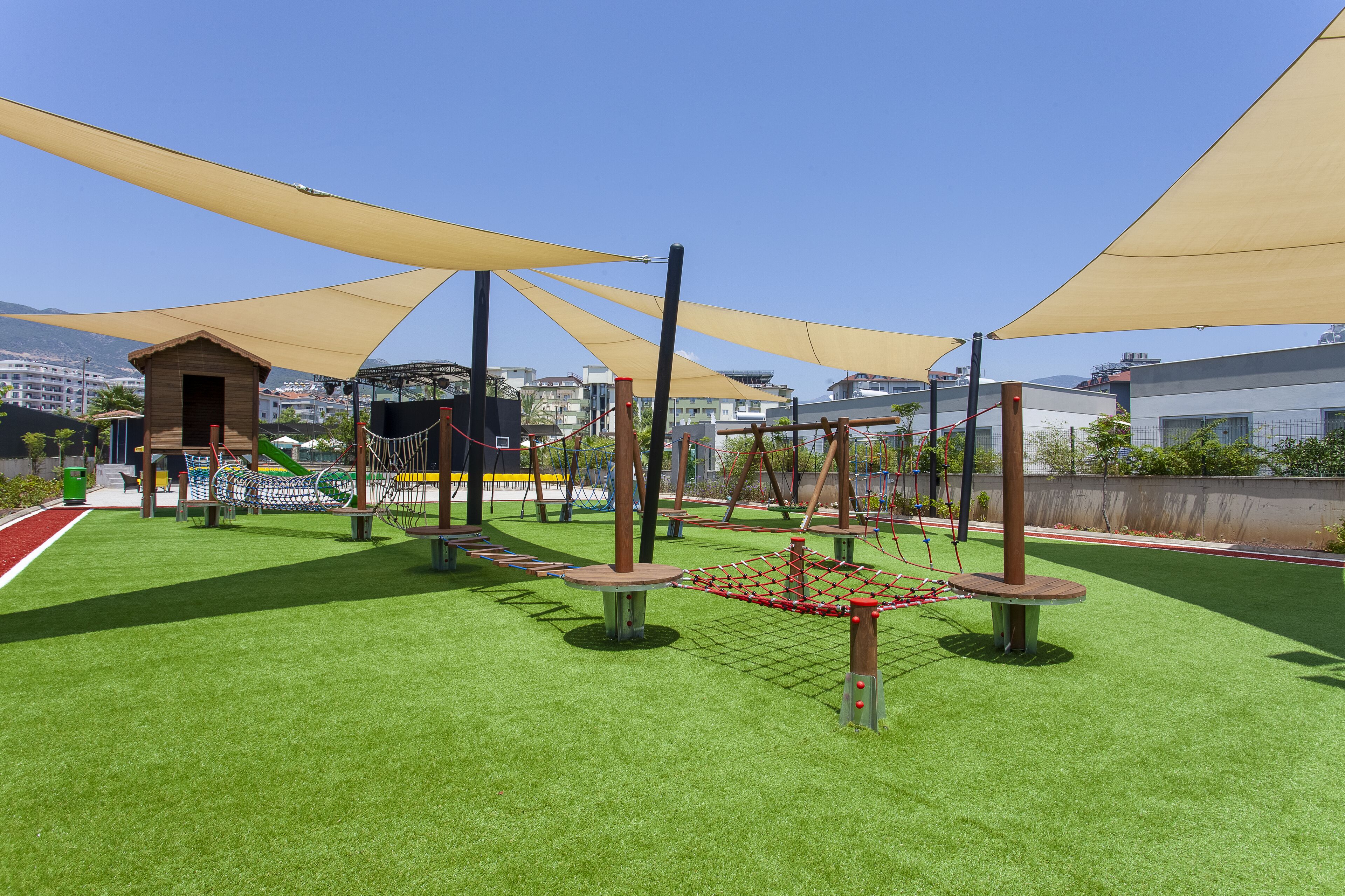 children’s play area – outdoor