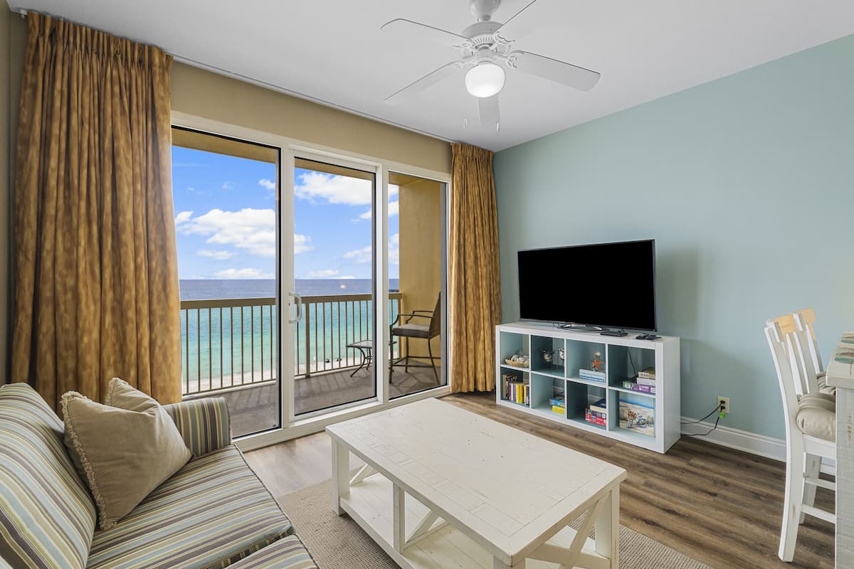 Condo, 1 Bedroom, Ocean View (705W) | Living area