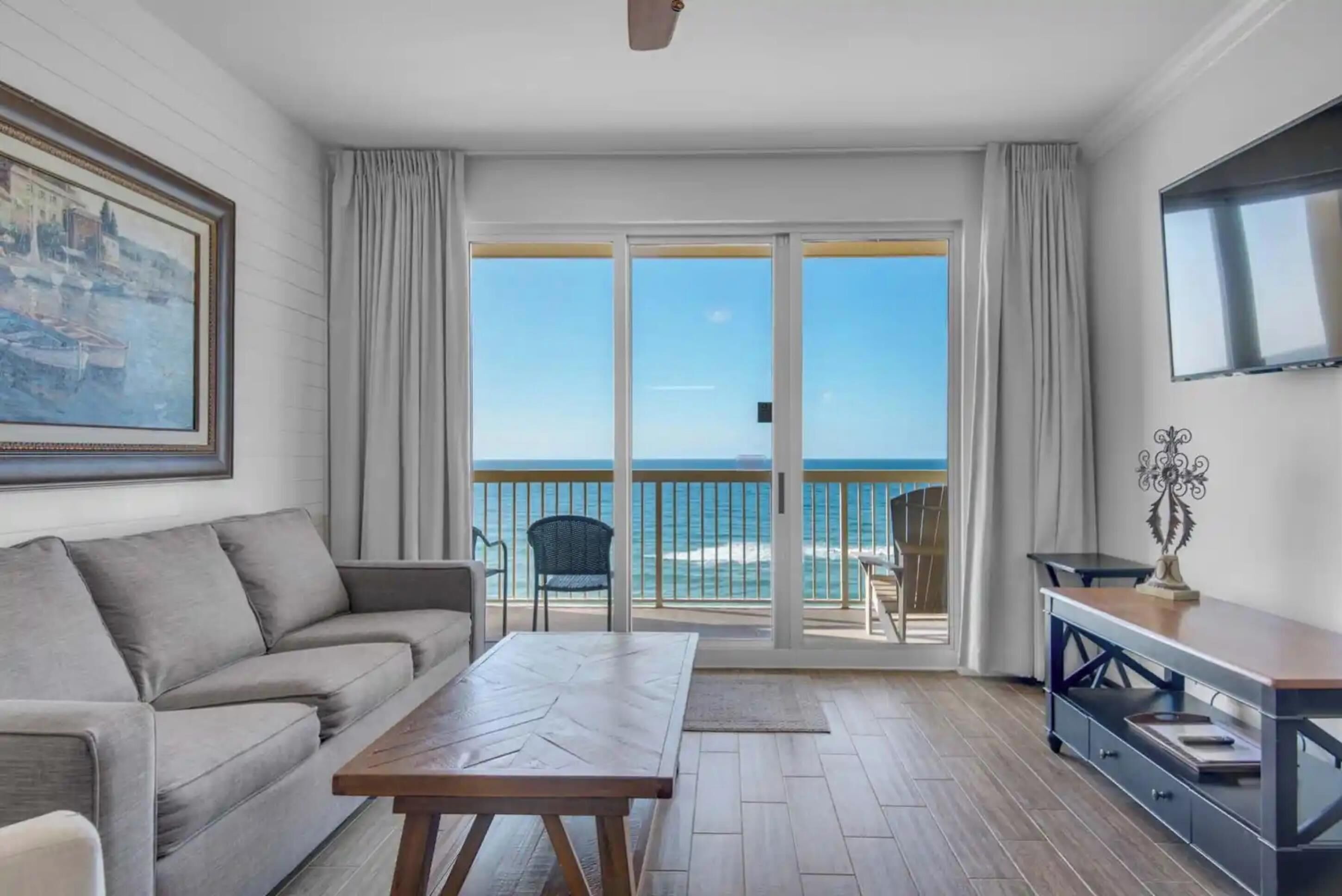 Condo, 3 Bedrooms, Ocean View, Beachfront | Living area